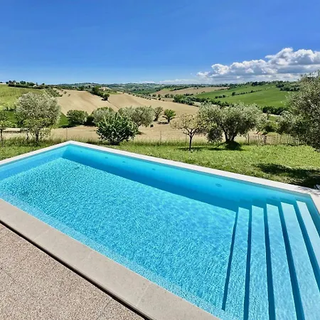 Historic In With Spa, Pool, Barbecue, Gym And Garden Holiday home *