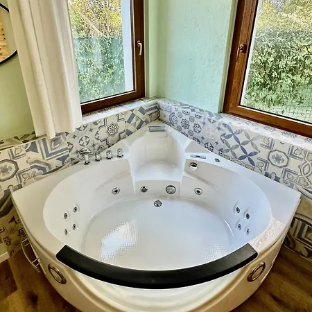 Apartmán Ancient Charm Retreat With Dream Pool, Private Sauna Whirlpool *